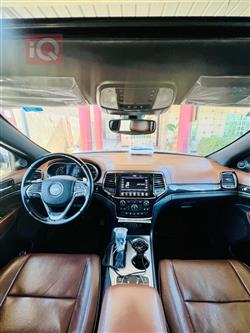 جیپ گراند شیرۆکی